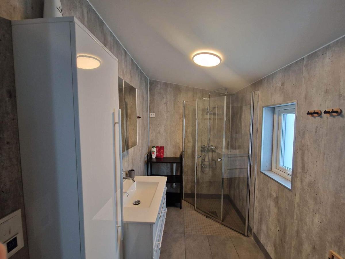 Northern Living 2 Room With Shared Bathroom ทรอมโซ ภายนอก รูปภาพ